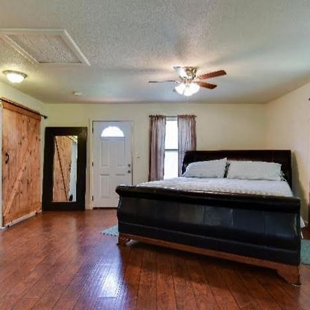 Bed and Breakfast Austin Escape Cedar Creek Екстер'єр фото