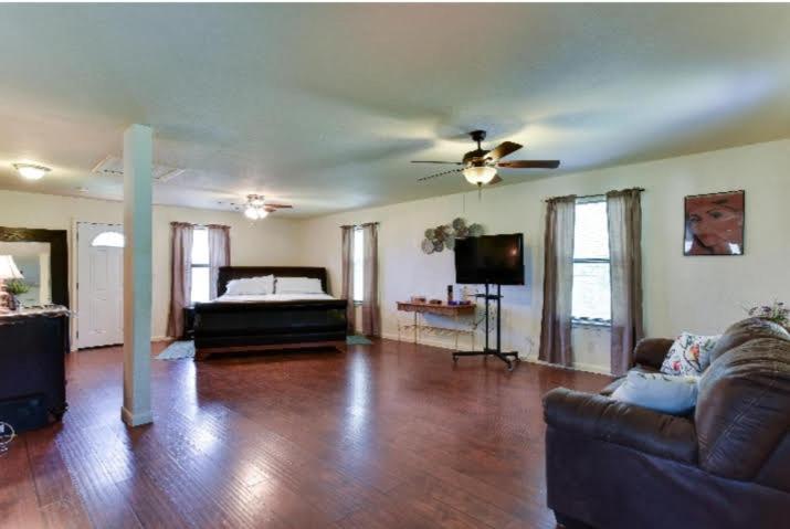 Bed and Breakfast Austin Escape Cedar Creek Екстер'єр фото